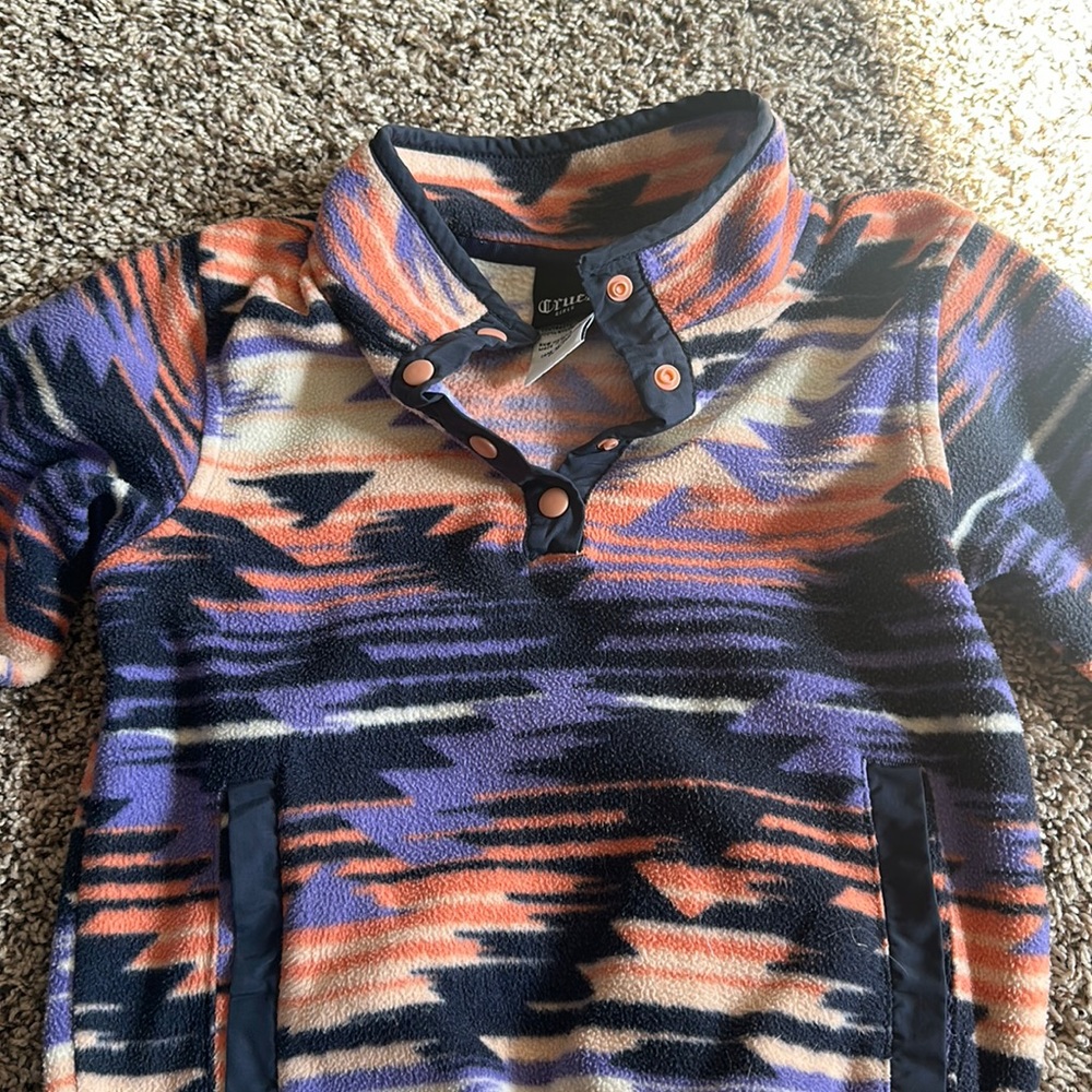 Girls fleece cruel girl